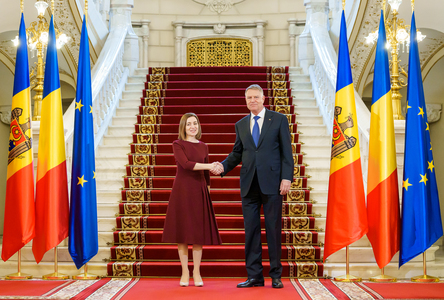 Preşedintele Iohannis se află sâmbătă în vizită oficială la Chişinău. Împreună cu Maia Sandu va semna „Declaraţia comună cu privire la cooperarea bilaterală pentru consolidarea rezilienţei Republicii Moldova” / Ce mesaje va transmite Iohannis