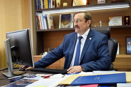 Rectorul Universităţii Tehnice Iaşi, Dan Caşcaval, s-a înscris în PSD şi va candida, cel mai probabil, la parlamentare