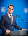 Sebastian Burduja a aprobat ordinul de ministru pentru schema Contractelor pentru Diferenţă (CfD): Lansăm prima licitaţie din cadrul schemei CfD, care va susţine dezvoltarea de proiecte fotovoltaice cu o capacitate de 500 MW şi proiecte eoliene onshore de