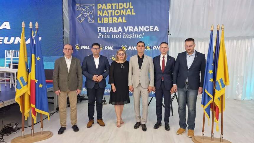 PNL Vrancea a validat listele pentru alegerile parlamentare – Primul loc la Camera Deputaţilor, ocupat de liderul filialei judeţene, Dragoş Ciobotaru / La Senat, prima poziţie este ocupată de senatorul Raluca Ioan

