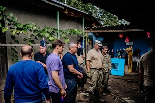 Andrei Baciu, liderul PNL Sector 3: Am chemat câteva zeci de voluntari de la PNL Sector 3, împreună cu care astăzi îi vom ajuta pe cei din zonele lovite de viituri să scoată un pic capul la lumină