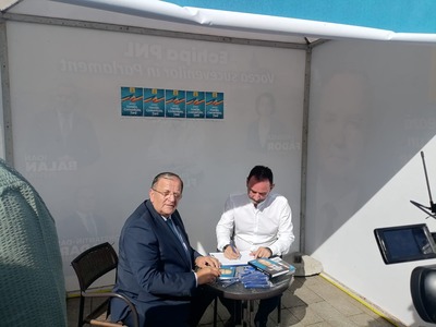 Filiala PMP Suceava a trecut la liberali, liderii locali nefiind de acord cu alianţa cu Forţa Dreptei, anunţată la nivel naţional / Gheorghe Flutur, şeful PNL Suceava: Transmitem un mesaj către ţară de coagulare a forţelor de dreapta în jurul PNL


