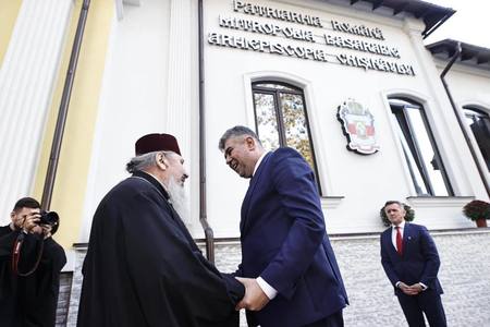 Marcel Ciolacu, întâlnire cu ÎPS Petru, Arhiepiscopul Chişinăului, Mitropolitul Basarabiei şi Exarhul Plaiurilor: L-am asigurat că voi sprijini în continuare cu toată forţa Mitropolia Basarabiei, inclusiv la nivel financiar