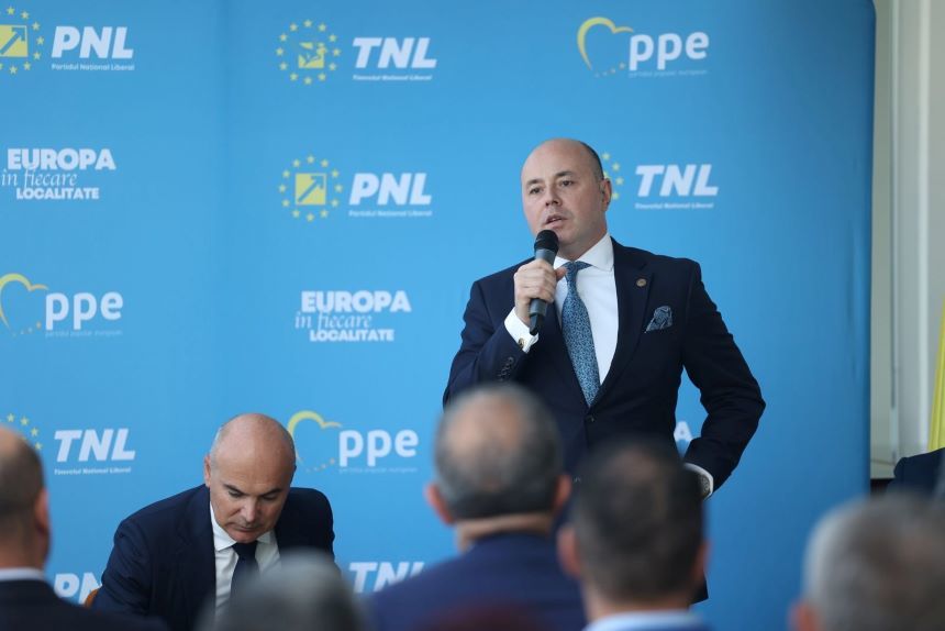 Respingerea candidaturii lui Şoşoacă - Alexandru Muraru: Tudose nu înţelege principiile democratice. Desfiinţarea unui partid se poate face în urma unui proces care implică decizia instanţelor de judecată, nu o curte numită de PSD ca în stilul Groza
