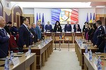 Noul Consiliu Judeţean Vrancea pentru mandatul 2024-2028 a fost constituit / Câte 13 consilieri de la PSD şi PNL, 3 de la AUR şi câte unul de la USR, PMP şi Forţa Freptei / Nicuşor Halici, noul preşedinte, a depus jurământul 