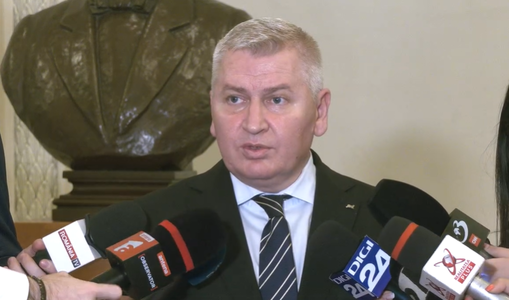 PNL se reuneşte din nou în şedinţă, luni, pentru finalizarea listelor la alegerile parlamentare. Florin Roman: Mai sunt trei sau patru filiale unde astăzi vom da un vot în BPN, este o discuţie şi despre Florin Cîţu