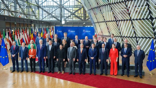 Klaus Iohannis, la Consiliul European de la Bruxelles: Discutăm despre sprijinul UE pentru Ucraina, situaţia din Orientul Mijlociu, migraţie, precum şi sprijinul nostru pentru calea europeană a Republicii Moldova