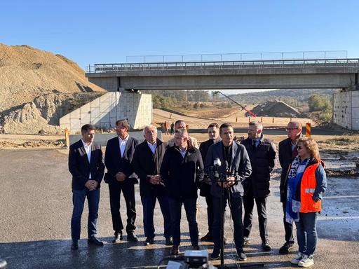 Sorin Grindeanu: Domnul Drulă ar vrea să fie pentru a treia oară deputat de Timiş / Nu am nimic cu domnii aceştia paraşutaţi în Timiş / Dacă îi spunem să vină la Margina sau la Coşava s-ar putea să nu ştie, după 8 ani de deputat de Timiş


