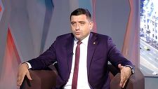 Simion: Se vrea un remake după finala Iliescu-Vadim. De data asta, vă garantez, românii nu o să-l mai voteze pe Iliescu. PSD-ul a arătat că oricât formol a fost băgat în el ca să pară curat şi frecventabil, de fapt tot Hrebenciucii şi Vanghelii şi aceeaşi