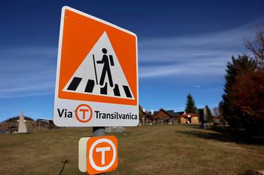 Premierul Marcel Ciolacu promovează Via Transilvanica, traseu pe care afirmă că a făcut primii paşi în urmă cu câteva zile - VIDEO

