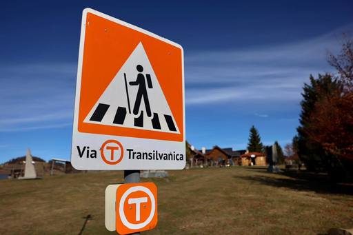 Premierul Marcel Ciolacu promovează Via Transilvanica, traseu pe care afirmă că a făcut primii paşi în urmă cu câteva zile - VIDEO


