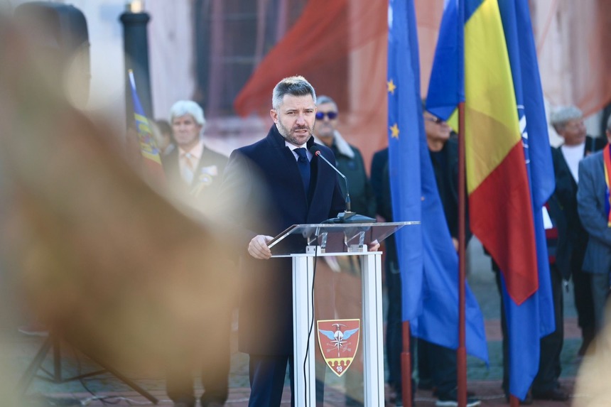 Ceremonie restrânsă de Ziua Naţională a României, la Timişoara, din cauza alegerilor parlamentare/ Cadrele Ministerului de Interne sunt implicate în paza secţiilor de votare
