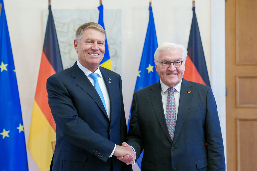 Klaus Iohannis, primit de preşedintele Republicii Federale Germania: Cei doi au încurajat dezvoltarea cooperării economice şi a investiţiilor bilaterale / România şi Germania vor continua să sprijine Ucraina pentru a rezista agresiunii ruse