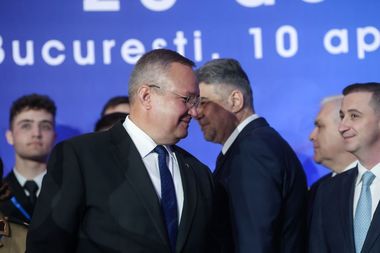 Ciucă: PSD  ar trebui să aibă grijă ce îşi doreşte. PSD ar trebui să îl retragă la unitate pe Simion. Domnilor social-democraţi, dacă vă pasă măcar un pic de democraţia din România, abandonaţi planul Hrebenciuc!