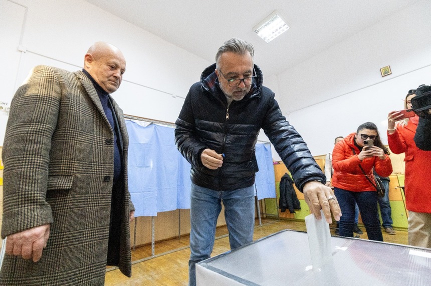 ALEGERI PREZIDENŢIALE 2024 - Romaşcanu: Am votat pentru cel mai bun candidat, cel mai pregătit să ducă România înainte, pentru echilibru, pentru patriotism, pentru un om care a dovedit de a lungul întregii cariere că are ca prioritate binele românilor.