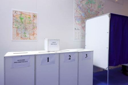 REFERENDUM ÎN BUCUREŞTI - Prezenţa la referendumul din Bucureşti se apropie de pragul de validare