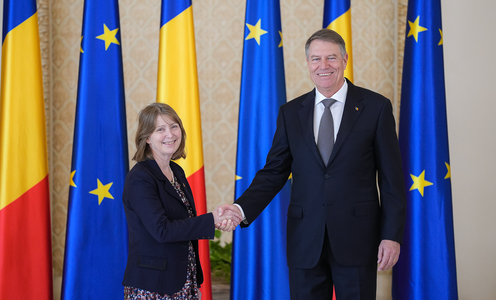 Preşedintele Klaus Iohannis a decorat-o pe Kathleen Ann Kavalec, Ambasadorul SUA la Bucureşti, cu Ordinul Naţional „Steaua României” în grad de Mare Cruce

