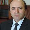 Tudorel Toader consideră inadmisibile sesizările depuse joi la CCR privind neregulile constatate la turul întâi al prezidenţialelor. Fostul judecător constituţional explică în ce condiţii s-ar putea relua alegerile