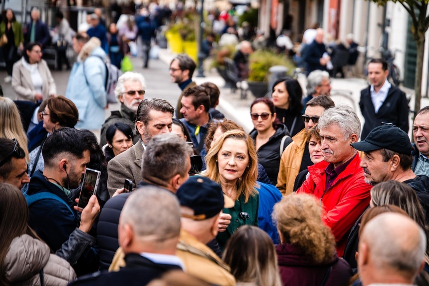 Elena Lasconi: Sunt aici să apăr democraţia şi nu renunţ la lupta cea dreaptă pentru a îndrepta ce a distrus un sistem corupt în 35 de ani