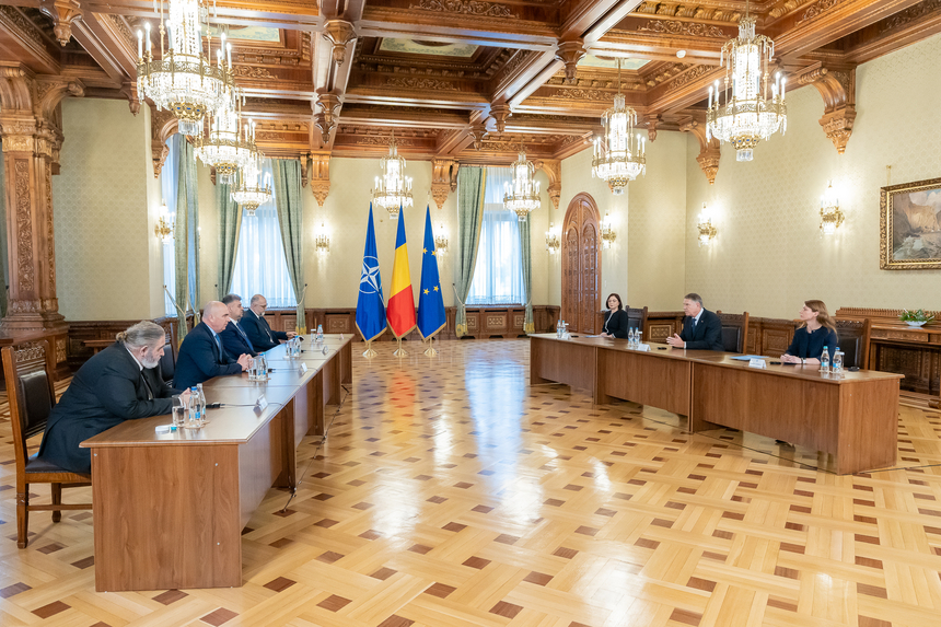 UPDATE - Klaus Iohannis, consultări cu partidele parlamentare pentru desemnarea unui nou premier/ USR participă separat la consultări/Cu ce mandat intră la negocieri PSD şi PNL / Anunţul AUR - FOTO, VIDEO