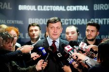 Crin Antonescu: Ieri-dimineaţă, am avut o întâlnire la Guvern cu preşedinţii celor trei partide şi liderul minorităţilor. Eu nu mi-am dorit această candidatură, dar este o situaţie politică foarte complicată