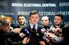 Crin Antonescu: Ieri-dimineaţă, am avut o întâlnire la Guvern cu preşedinţii celor trei partide şi liderul minorităţilor. Eu nu mi-am dorit această candidatură, dar este o situaţie politică foarte complicată