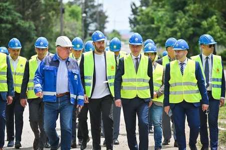 Virgil Popescu: Gazul va ajunge la români prin Romgaz! Haideţi să nu ne mai plângem singuri de milă: NU ne ia nimeni clienţii casnici de gaze şi NU ne ia nimeni gazul din Marea Neagră