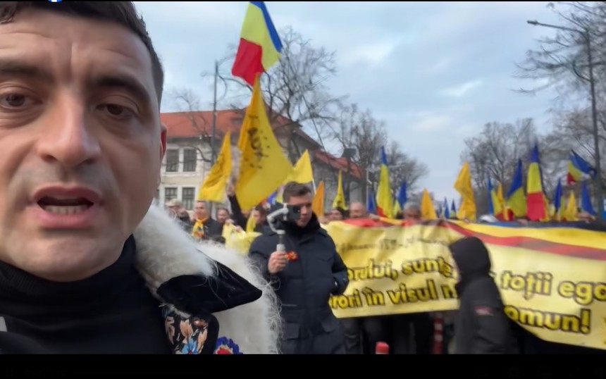 Marş al Unirii la Focşani. George Simion: Nu ne dezicem de Călin Georgescu că este ca şi cum ne-am dezice de democraţie şi de votul poporului român - FOTO, VIDEO
