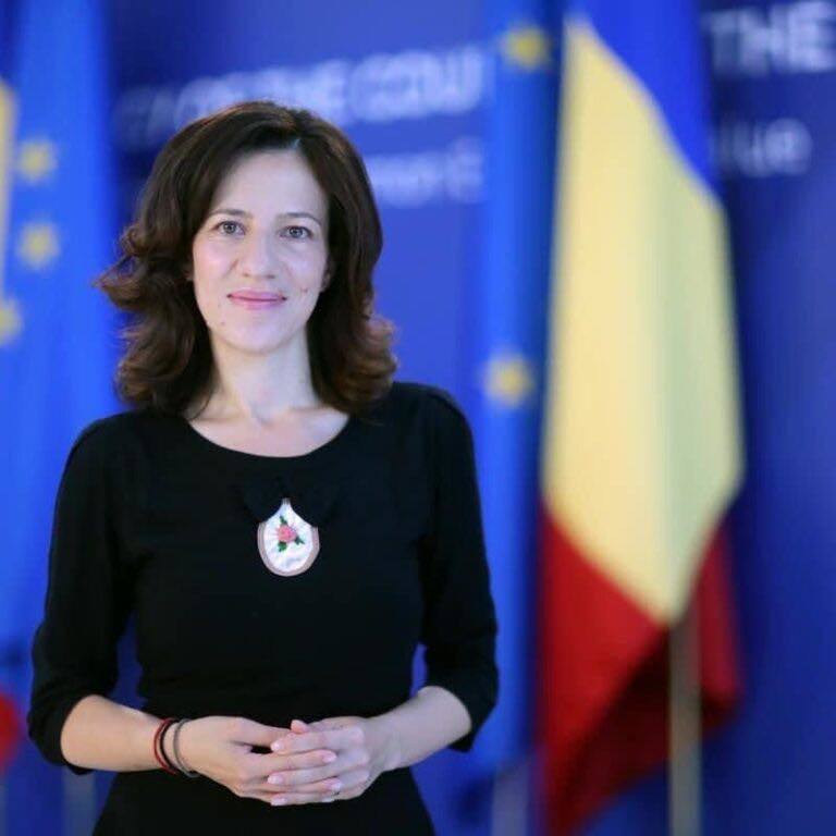 Roxana Mînzatu, vizită de două zile în România/ Ea se va întâlni cu preşedintele Iohannis, premierul Ciolacu, şefii celor două Camere ale Parlamentului, dar şi cu mai mulţi miniştri şi cu şeful DSU