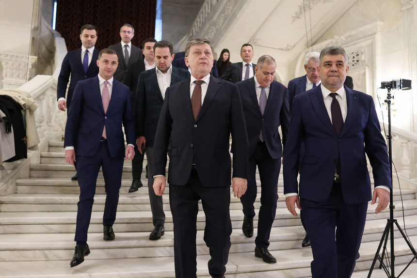 Congresul extraordinar al PSD - Candidatura lui Crin Antonescu, validată de social-democraţi/ Antonescu: Ăsta poate fi începutul unei frumoase prietenii. În cazul nostru e puţin altfel, îmi doresc ca această lungă şi complicată poveste să aibă happy end