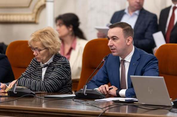 Bogdan Ivan: Bugetul Ministerului Economiei, avizat în comisii. Vom folosi 93% din cele 3 miliarde de lei pentru proiecte concrete, investind direct în industrie şi digitalizare / Doar 7% sunt cheltuieli de funcţionare