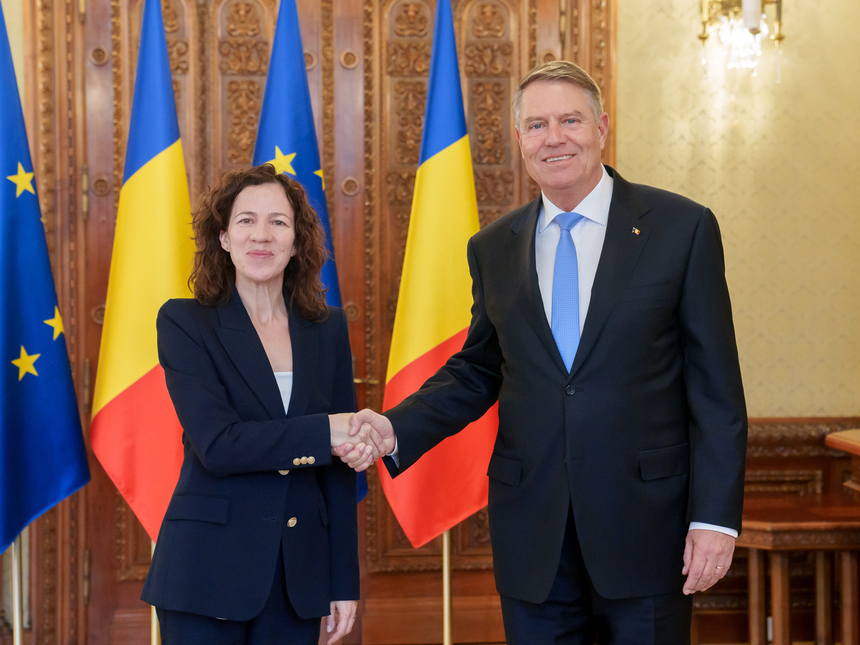 Preşedintele Klaus Iohannis a primit-o la Cotroceni pe vicepreşedinta executivă a Comisiei Europene, Roxana Mînzatu / Şeful statului a subliniat rolul esenţial al educaţiei în combaterea dezinformării şi a manipulării