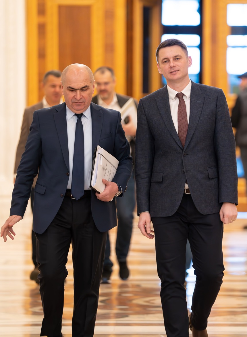 Senatul anunţă preluarea atribuţiilor de preşedinte de către vicepreşedintele Mircea Abrudean
