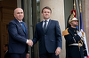 Preşedintele interimar Ilie Bolojan, primit de Emmanuel Macron la Palatul Élysée - VIDEO