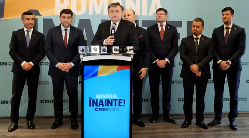Crin Antonescu: Cred că e nevoie de un guvern stabil, în acest moment. Din punctul meu de vedere anunţul de ieri al premierului, că nu demisionează, că rămâne pe poziţie, mi se pare binevenit
