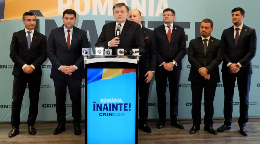 Crin Antonescu: Cred că e nevoie de un guvern stabil, în acest moment. Din punctul meu de vedere anunţul de ieri al premierului, că nu demisionează, că rămâne pe poziţie, mi se pare binevenit