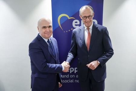Ilie Bolojan: Mă bucur că am avut astăzi ocazia să mă întâlnesc cu liderul Partidului Creştin-Democrat din Germania, Friedrich Merz. Am discutat despre cum România şi Germania pot colabora pentru a face UE mai puternică, mai rezilientă şi mai sigură