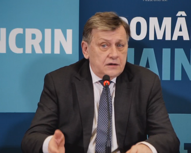 Crin Antonescu: Nu ştiu exact ce înţelege domnul Trump prin apără pe cine plăteşte, însă în esenţă el are dreptate. Nu mai putem sta să plătească americanii pentru noi toţi