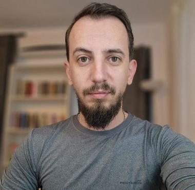Activist civic: Instigarea la violenţă venită din partea unui demnitar, într-o societate care stă pe nişte tensiuni uriaşe, este circumstanţă agravantă. Într-un stat de drept normal, George Simion trebuie să plătească penal