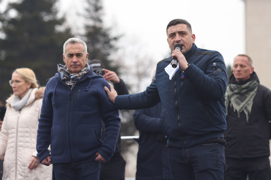 George Simion, despre o candidatură a lui Dan Dungaciu: În acest moment, AUR îl susţine pe domnul Călin Georgescu. Când Georgescu vine cu o propunere, noi o vom accepta, de principiu. Toate variantele sunt pe masă