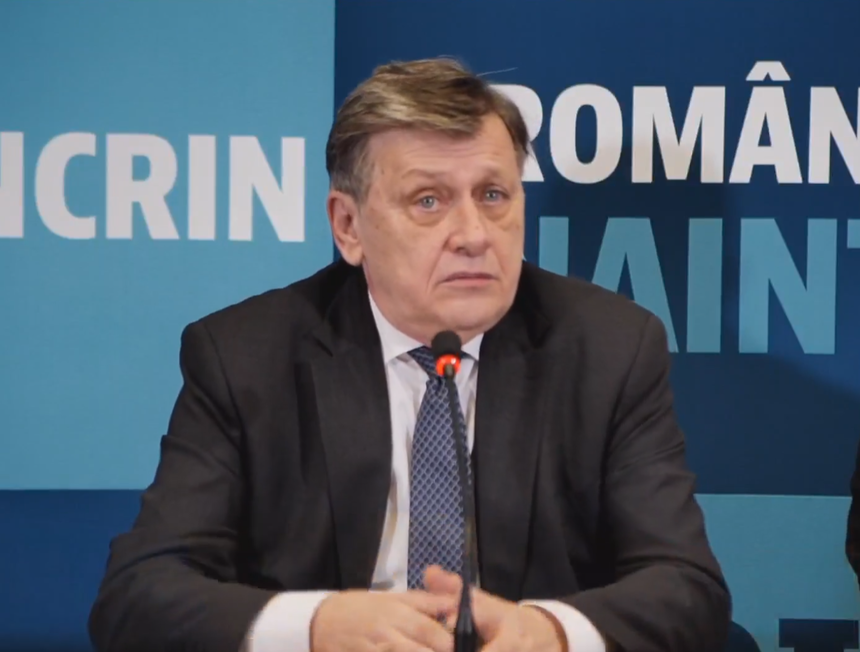 Crin Antonescu: Georgescu a practicat un mesianism destul de ieftin, destul de modest, destul de precar / Când vorbim de 35-40% în sondaje, nu cred că mai avem de-a face cu efectul mesianic al lui Georgescu, ci cu o nemulţumire a oamenilor 
