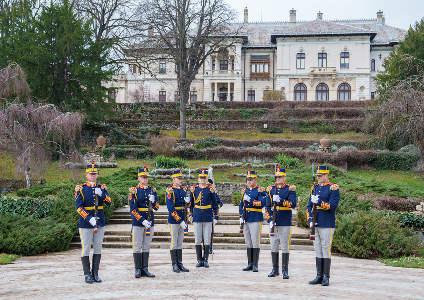 „Porţi Deschise la Palatul Cotroceni” - Platoul de Ceremonii, grădina Palatului Cotroceni,  Platoul Baroc, Biserica Palatului Cotroceni, deschse publicului din acest weekend. Noile condiţii de vizitare a Muzeului Naţional Cotroceni