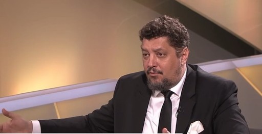 Târziu: Românii vor un preşedinte cu profil de om mai serios, mai aşezat, cu experienţă, un profil departe de ceea ce e George Simion / El e om energic, dar care are şi ieşiri colerice, expresii nepotrivite în public şi gesturi care frizează violenţa

