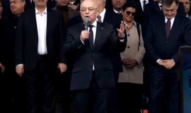 Emil Boc: Avem nevoie de un preşedinte responsabil pentru România şi nu de un preşedinte aventurier, care să compromită viitorul acestei ţări 
