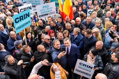 Antonescu: Se spune că fiecare popor îşi merită conducătorii. Eu nu cred asta. România a crescut. Oamenii s-au maturizat. Societatea românească s-a ridicat mai repede, mai mult şi mai frumos decât conducătorii ei