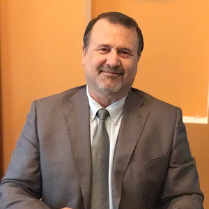 Candidatul independent la alegerile prezidenţiale din România John Ion Banu vrea revizuirea Constituţiei şi introducerea referendumurilor obligatorii: E pierdere de vreme să chemi toată populaţia să-şi spună opinia şi apoi nimeni să nu ţină cont