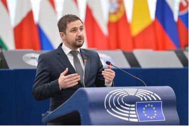 Adrian Axinia, europarlamentar AUR: Strategia UE pentru situaţii de criză generează inutil panică
