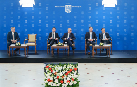 Bolojan, întâlnire cu reprezentanţii industriei naţionale de apărare - Preşedintele interimar consideră că România are ocazia să-şi consolideze capabilităţile militare, să atragă investiţii în domeniul apărării şi să modernizeze industria de profil

