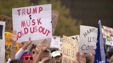 Traian Băsescu, după protestele ”Hands off” din America: Donald Trump nu-şi va revizui deciziile / Vrea să vadă lumea prin interesele miliardarilor / Miliardarii vor să deţină şi putere politică şi putere militară