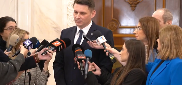 Abrudean, după introducerea cartelelor de acces pentru angajaţii Senatului: Din ceea ce ştiu, are efecte foarte benefice. Oamenii sunt prezenţi la serviciu, oameni care poate înainte nu erau / Concursurile se vor desfăşura în perioada 9-11 aprilie
